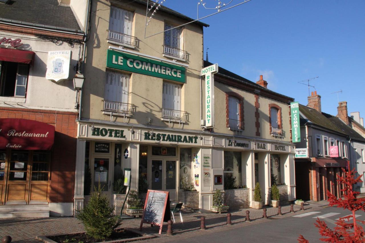 Hotel Le Commerce Bellegarde-du-Loiret Екстер'єр фото